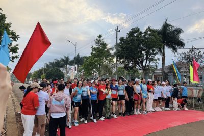 THCS Nguyễn Trường Tộ sôi nổi tham gia Ngày hội Sức khỏe toàn dân và Giải chạy Việt dã phường Buôn Hồ 🏅
